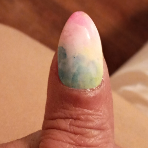 Press on nails - Picture 3 of 3